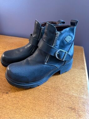 Harley-Davidson Woman’s Black Leather Zip & Buckle Ankle Boots